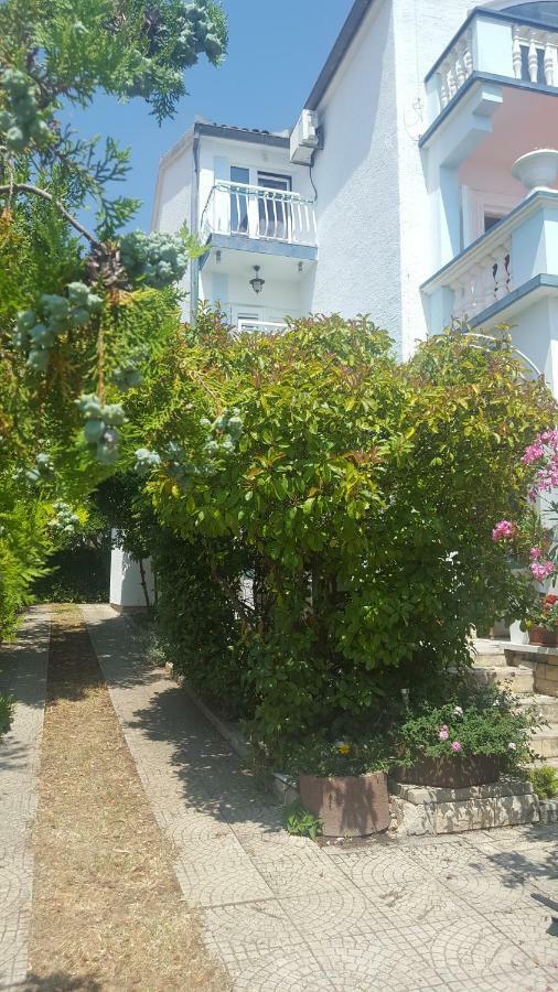 Oleander Apartment In Pakoštane Exterior foto